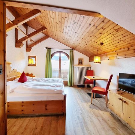 Ferienhaus Goldenes Landl มิทเทนวัลด์ ภายนอก รูปภาพ